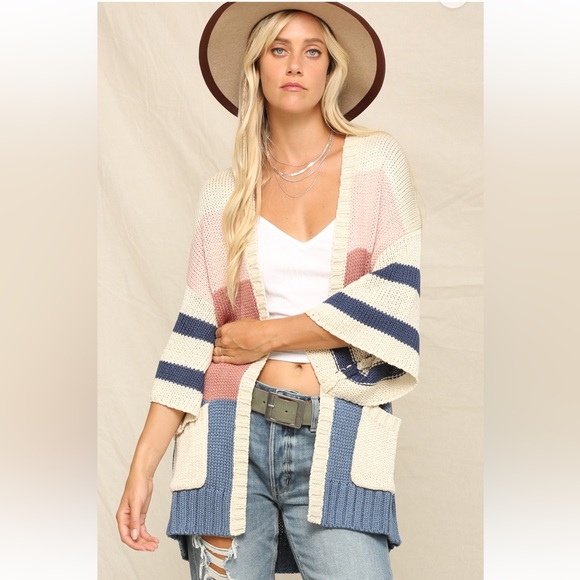 New in Boho Drapery Colorblock Wide Sleeve Open Front Cardigan - Picture 7 of 8